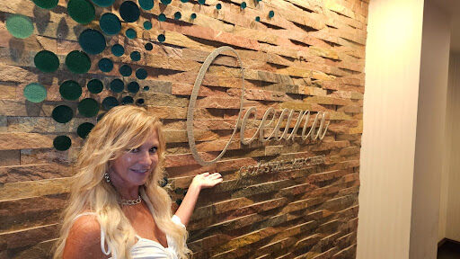 Catamaran Resort & Spa Mission Bay tropical paradise Polynesian theme beachfront access evening luaus dining at Oceana